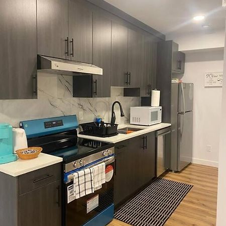Pebbles' Cozy 2Bed Basement Suite - Near Downtown Edmonton Exteriör bild